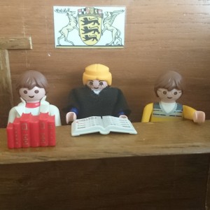 Richter und Schöffen aus Lego